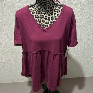 SO ladies flowy top in maroon with v-neck in front & back with tie